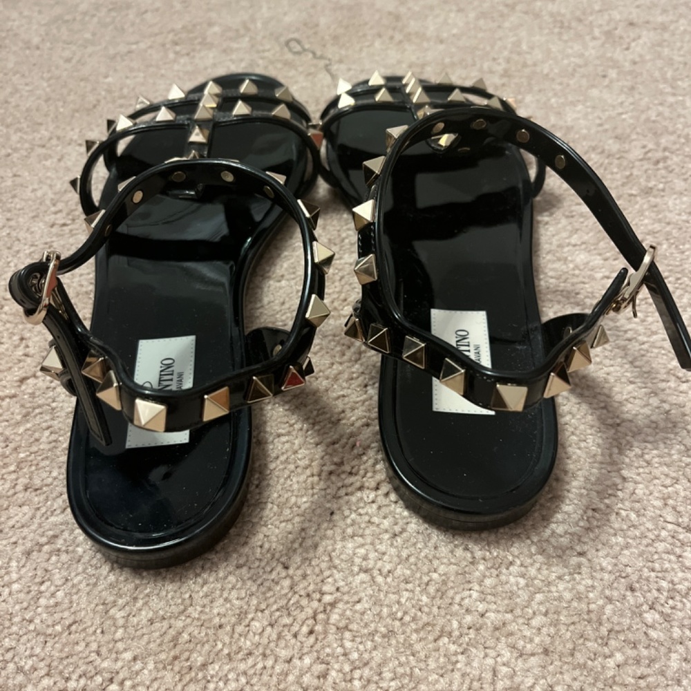 Sandals - Picture 3 of 8